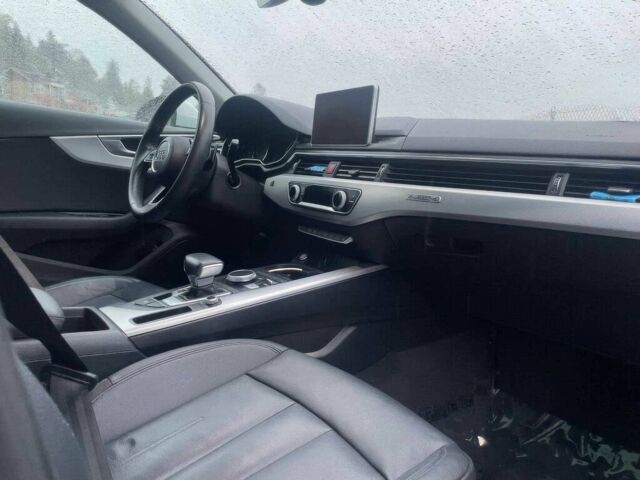 Белый Ауди А4, объемом двигателя 2 л и пробегом 65 тыс. км за 15600 $, фото 6 на Automoto.ua