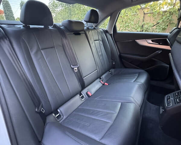 Білий Ауді А4, об'ємом двигуна 2 л та пробігом 209 тис. км за 16700 $, фото 46 на Automoto.ua