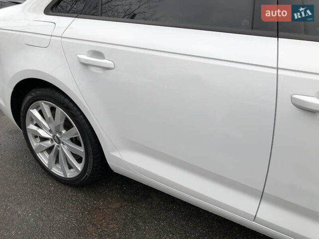 Білий Ауді А4, об'ємом двигуна 2 л та пробігом 173 тис. км за 12345 $, фото 10 на Automoto.ua
