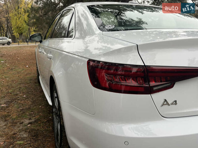 Белый Ауди А4, объемом двигателя 2 л и пробегом 169 тыс. км за 22500 $, фото 8 на Automoto.ua
