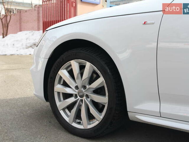 Білий Ауді А4, об'ємом двигуна 1.98 л та пробігом 133 тис. км за 19999 $, фото 4 на Automoto.ua