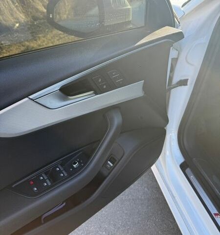 Белый Ауди А4, объемом двигателя 1.98 л и пробегом 110 тыс. км за 23500 $, фото 6 на Automoto.ua