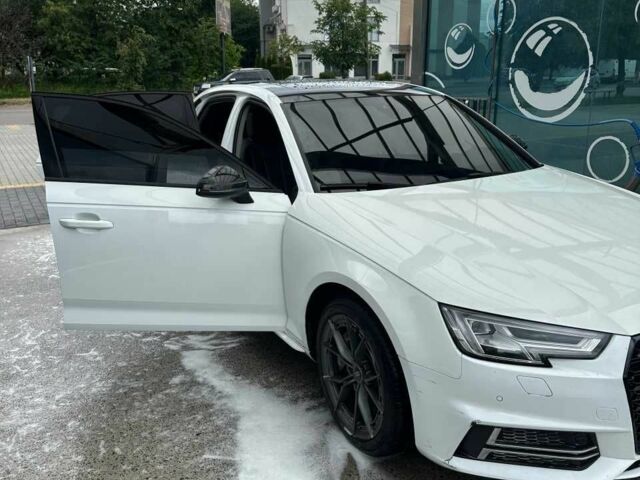 Белый Ауди А4, объемом двигателя 2 л и пробегом 122 тыс. км за 18000 $, фото 9 на Automoto.ua
