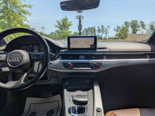 Білий Ауді А4, об'ємом двигуна 2 л та пробігом 69 тис. км за 5200 $, фото 9 на Automoto.ua