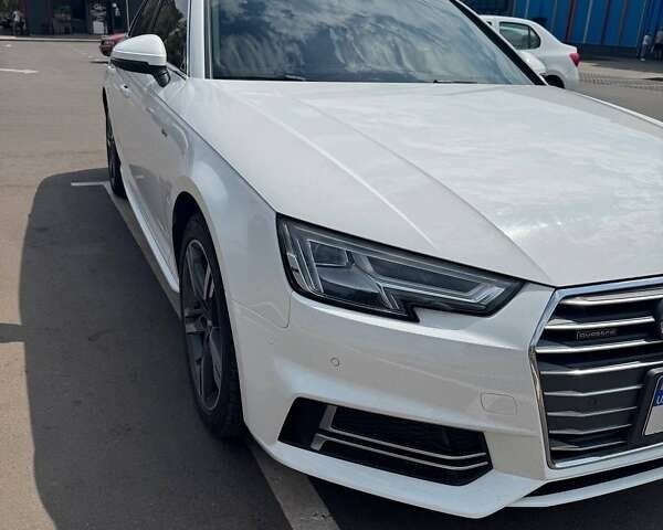 Белый Ауди А4, объемом двигателя 1.98 л и пробегом 85 тыс. км за 25000 $, фото 3 на Automoto.ua