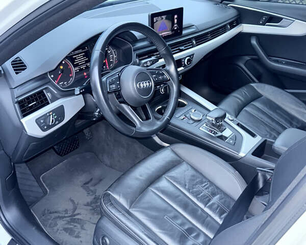Белый Ауди А4, объемом двигателя 2 л и пробегом 38 тыс. км за 16700 $, фото 5 на Automoto.ua