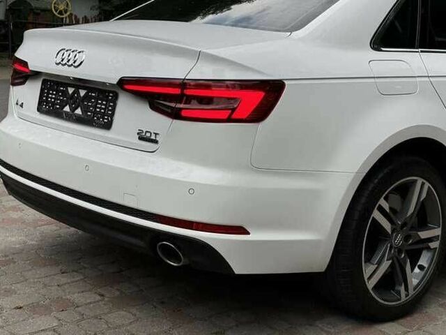 Белый Ауди А4, объемом двигателя 2 л и пробегом 82 тыс. км за 14000 $, фото 6 на Automoto.ua