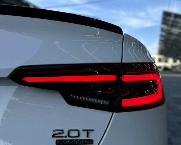 Белый Ауди А4, объемом двигателя 1.98 л и пробегом 179 тыс. км за 18500 $, фото 5 на Automoto.ua