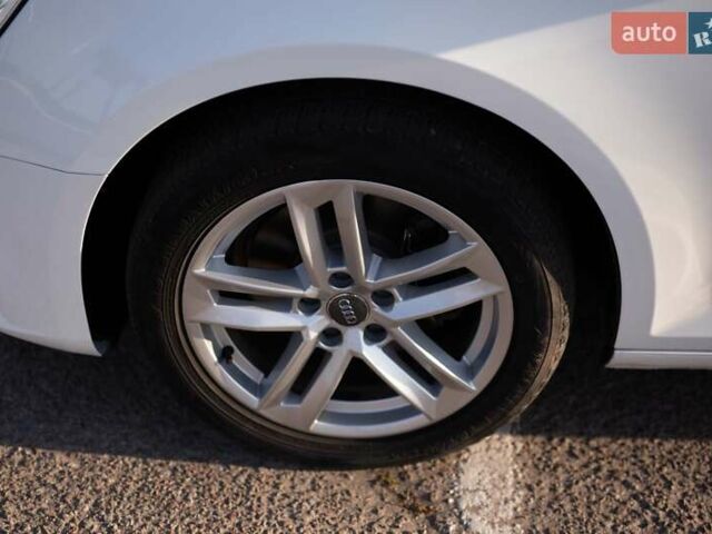 Белый Ауди А4, объемом двигателя 2 л и пробегом 183 тыс. км за 21500 $, фото 10 на Automoto.ua