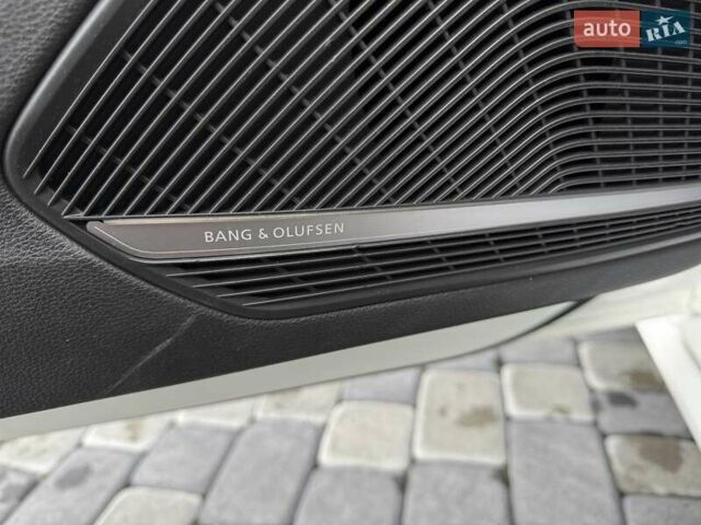 Білий Ауді А4, об'ємом двигуна 1.98 л та пробігом 139 тис. км за 16800 $, фото 34 на Automoto.ua