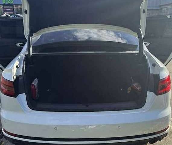 Білий Ауді А4, об'ємом двигуна 2 л та пробігом 100 тис. км за 18000 $, фото 18 на Automoto.ua