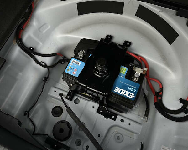 Білий Ауді А4, об'ємом двигуна 2 л та пробігом 156 тис. км за 20500 $, фото 9 на Automoto.ua