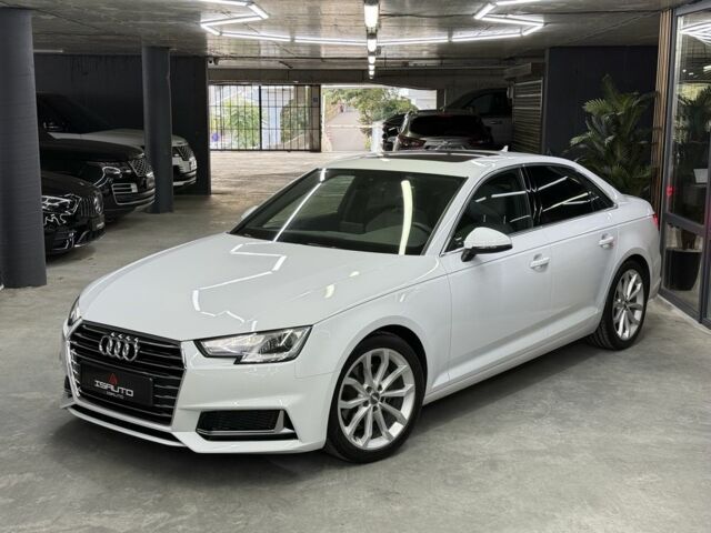 Белый Ауди А4, объемом двигателя 2 л и пробегом 97 тыс. км за 18900 $, фото 4 на Automoto.ua
