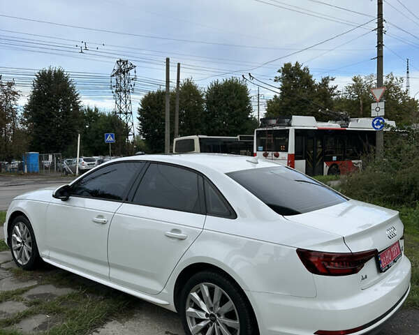 Білий Ауді А4, об'ємом двигуна 2 л та пробігом 156 тис. км за 20500 $, фото 3 на Automoto.ua