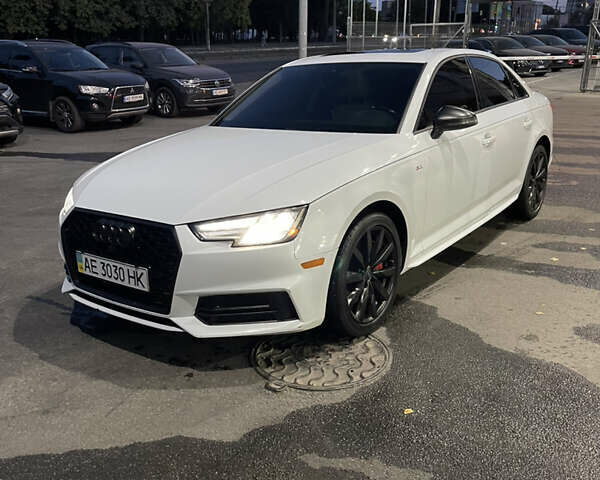 Ауді А4 2018 у Дніпро (Дніпропетровську) на Automoto.ua Білий Ауді А4, об'ємом двигуна 1.98 л та пробігом 115 тис. км за 26200 $, фото 1 на Automoto.ua