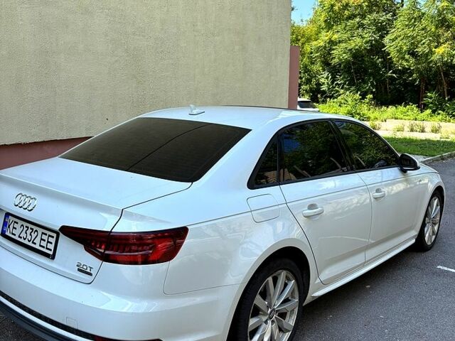 Белый Ауди А4, объемом двигателя 2 л и пробегом 83 тыс. км за 18000 $, фото 3 на Automoto.ua