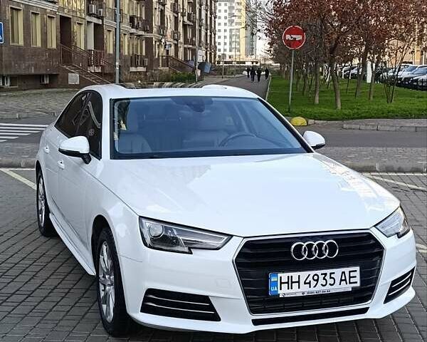 Білий Ауді А4, об'ємом двигуна 2 л та пробігом 132 тис. км за 17000 $, фото 4 на Automoto.ua
