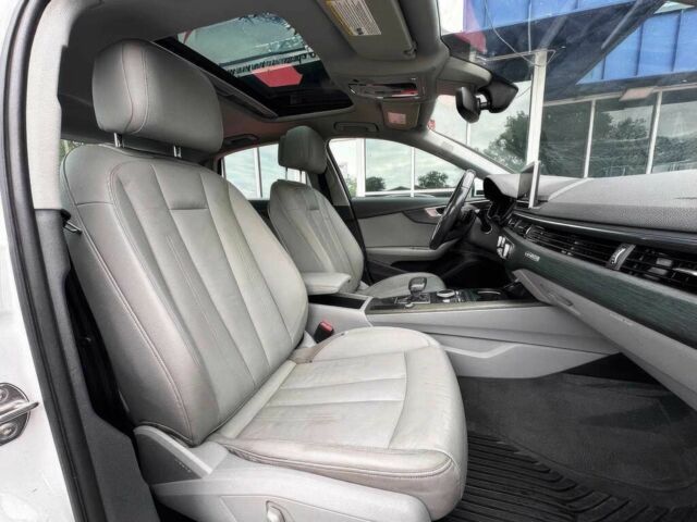 Білий Ауді А4, об'ємом двигуна 2 л та пробігом 33 тис. км за 12000 $, фото 12 на Automoto.ua