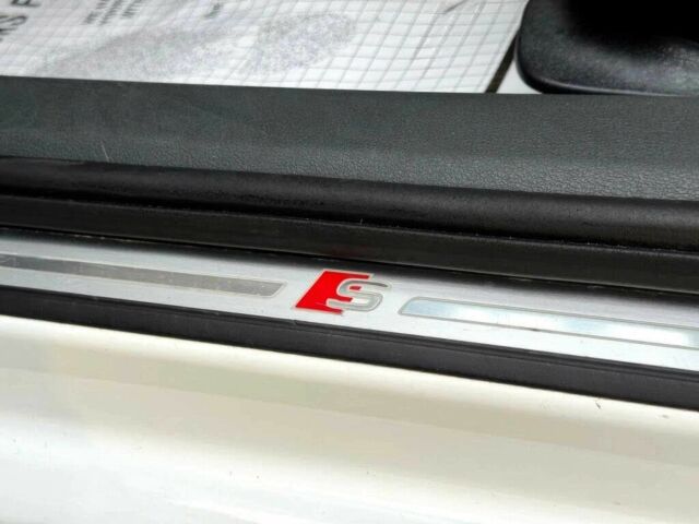 Белый Ауди А4, объемом двигателя 2 л и пробегом 35 тыс. км за 16500 $, фото 13 на Automoto.ua