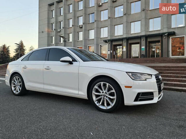 Белый Ауди А4, объемом двигателя 1.98 л и пробегом 119 тыс. км за 20000 $, фото 3 на Automoto.ua