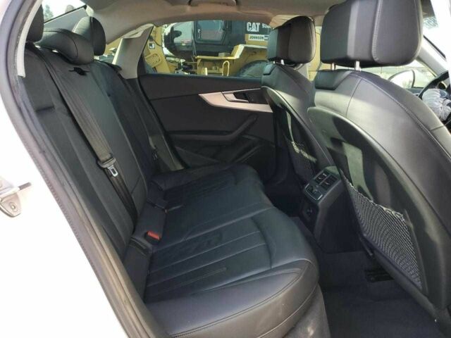 Белый Ауди А4, объемом двигателя 2 л и пробегом 114 тыс. км за 13700 $, фото 7 на Automoto.ua