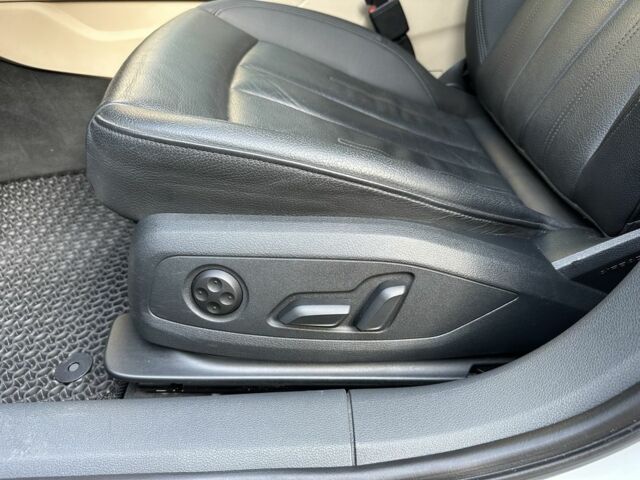 Ауди А4 2018 в Николаеве на Automoto.ua Белый Ауди А4, объемом двигателя 0 л и пробегом 75 тыс. км за 19300 $, фото 10 на Automoto.ua