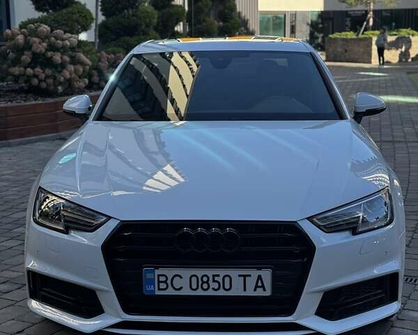 Ауді А4 2018 у Києві на Automoto.ua Білий Ауді А4, об'ємом двигуна 1.98 л та пробігом 96 тис. км за 19999 $, фото 1 на Automoto.ua