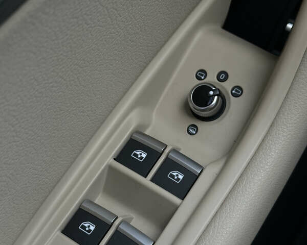 Білий Ауді А4, об'ємом двигуна 2 л та пробігом 156 тис. км за 20500 $, фото 27 на Automoto.ua