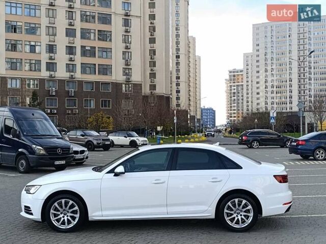 Білий Ауді А4, об'ємом двигуна 2 л та пробігом 132 тис. км за 17000 $, фото 3 на Automoto.ua
