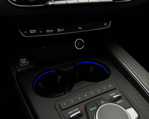 Білий Ауді А4, об'ємом двигуна 1.98 л та пробігом 75 тис. км за 22200 $, фото 13 на Automoto.ua