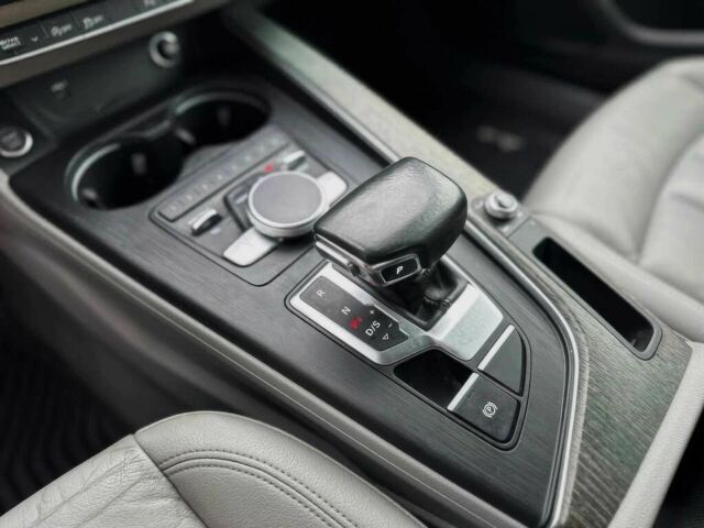 Білий Ауді А4, об'ємом двигуна 2 л та пробігом 33 тис. км за 12000 $, фото 11 на Automoto.ua