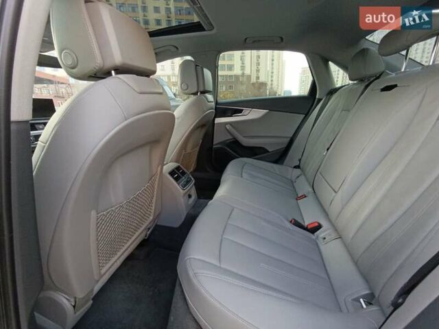 Білий Ауді А4, об'ємом двигуна 2 л та пробігом 132 тис. км за 17000 $, фото 12 на Automoto.ua