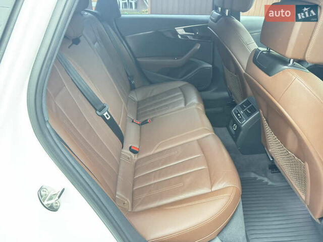 Білий Ауді А4, об'ємом двигуна 1.98 л та пробігом 97 тис. км за 19999 $, фото 10 на Automoto.ua