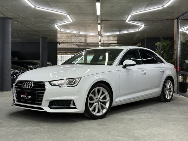 Белый Ауди А4, объемом двигателя 2 л и пробегом 97 тыс. км за 18900 $, фото 6 на Automoto.ua