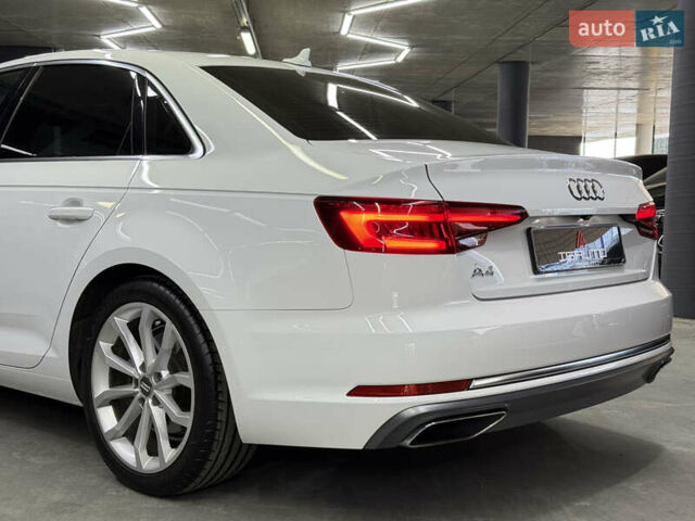 Ауді А4 2018 у Одесі на Automoto.ua Білий Ауді А4, об'ємом двигуна 1.98 л та пробігом 97 тис. км за 18900 $, фото 12 на Automoto.ua