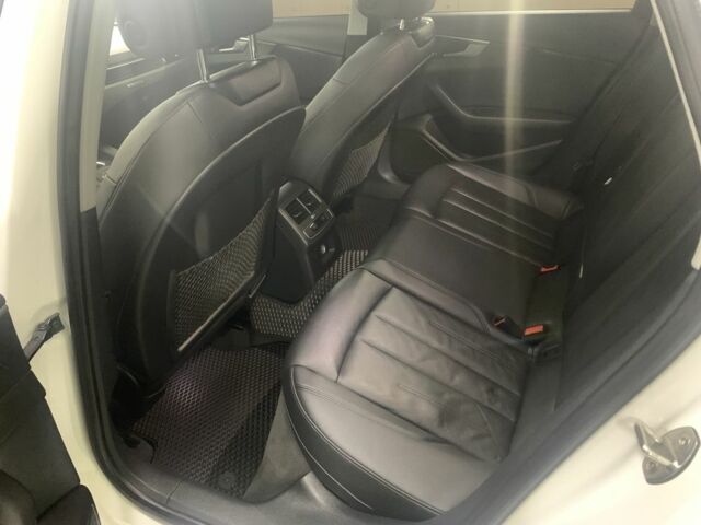 Білий Ауді А4, об'ємом двигуна 2 л та пробігом 100 тис. км за 21500 $, фото 3 на Automoto.ua