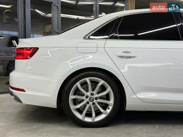 Ауді А4 2018 у Одесі на Automoto.ua Білий Ауді А4, об'ємом двигуна 1.98 л та пробігом 97 тис. км за 18900 $, фото 17 на Automoto.ua