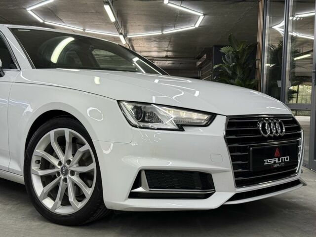 Белый Ауди А4, объемом двигателя 2 л и пробегом 97 тыс. км за 18900 $, фото 3 на Automoto.ua