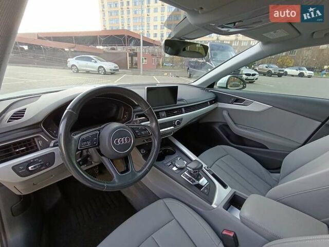 Білий Ауді А4, об'ємом двигуна 2 л та пробігом 132 тис. км за 17000 $, фото 15 на Automoto.ua