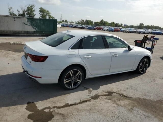 Белый Ауди А4, объемом двигателя 2 л и пробегом 146 тыс. км за 14300 $, фото 3 на Automoto.ua