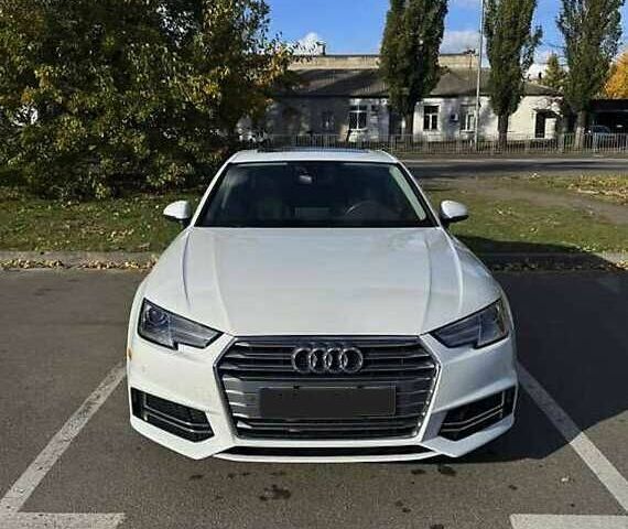 Білий Ауді А4, об'ємом двигуна 2 л та пробігом 100 тис. км за 18000 $, фото 4 на Automoto.ua