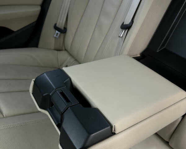 Білий Ауді А4, об'ємом двигуна 2 л та пробігом 156 тис. км за 20500 $, фото 26 на Automoto.ua