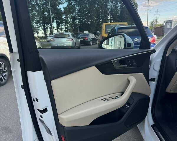 Білий Ауді А4, об'ємом двигуна 2 л та пробігом 75 тис. км за 22000 $, фото 10 на Automoto.ua