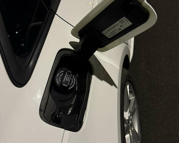 Белый Ауди А4, объемом двигателя 1.98 л и пробегом 103 тыс. км за 19000 $, фото 19 на Automoto.ua