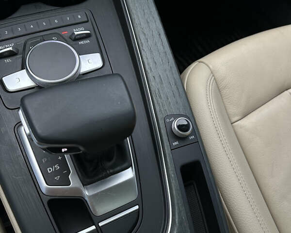 Білий Ауді А4, об'ємом двигуна 2 л та пробігом 156 тис. км за 20500 $, фото 33 на Automoto.ua