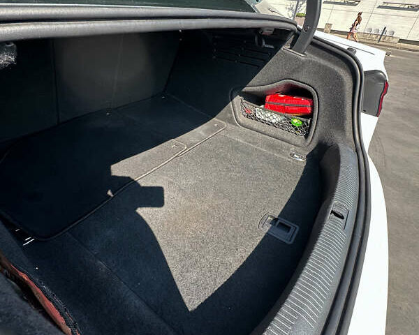 Ауди А4 2018 в Львове на Automoto.ua Белый Ауди А4, объемом двигателя 1.98 л и пробегом 106 тыс. км за 23500 $, фото 19 на Automoto.ua