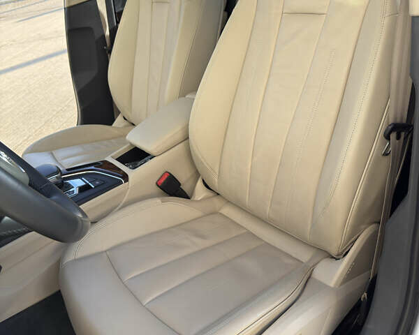 Білий Ауді А4, об'ємом двигуна 2 л та пробігом 42 тис. км за 18000 $, фото 13 на Automoto.ua
