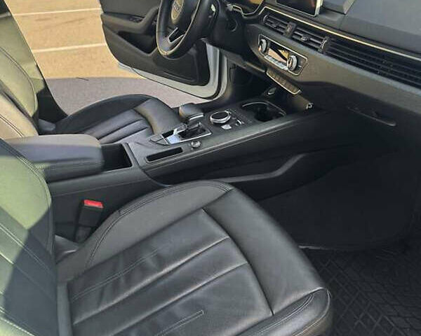 Білий Ауді А4, об'ємом двигуна 1.98 л та пробігом 88 тис. км за 22600 $, фото 15 на Automoto.ua