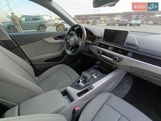 Білий Ауді А4, об'ємом двигуна 2 л та пробігом 132 тис. км за 17000 $, фото 11 на Automoto.ua