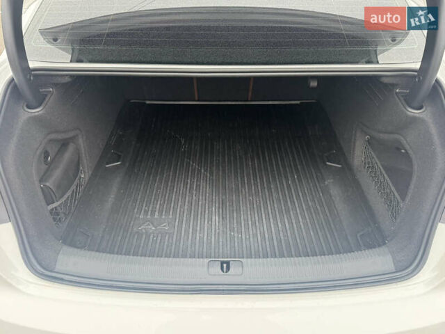 Білий Ауді А4, об'ємом двигуна 1.98 л та пробігом 97 тис. км за 19700 $, фото 17 на Automoto.ua